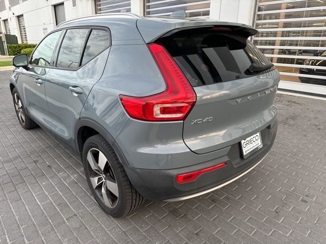 2020 Volvo XC40 Momentum