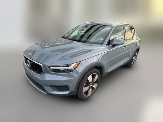 2020 Volvo XC40 Momentum