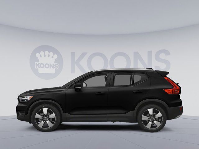 2020 Volvo XC40 Momentum