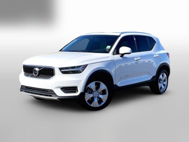 2020 Volvo XC40 Momentum