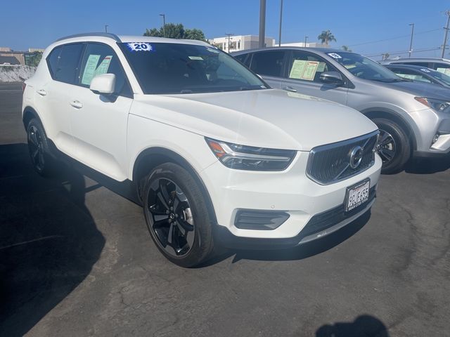 2020 Volvo XC40 Momentum