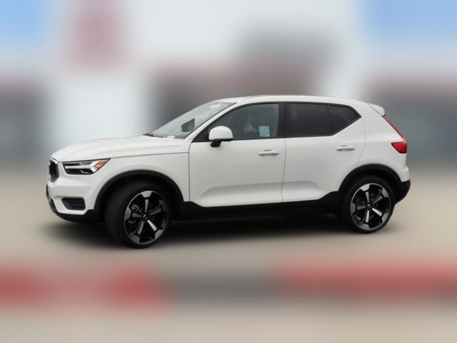 2020 Volvo XC40 Momentum