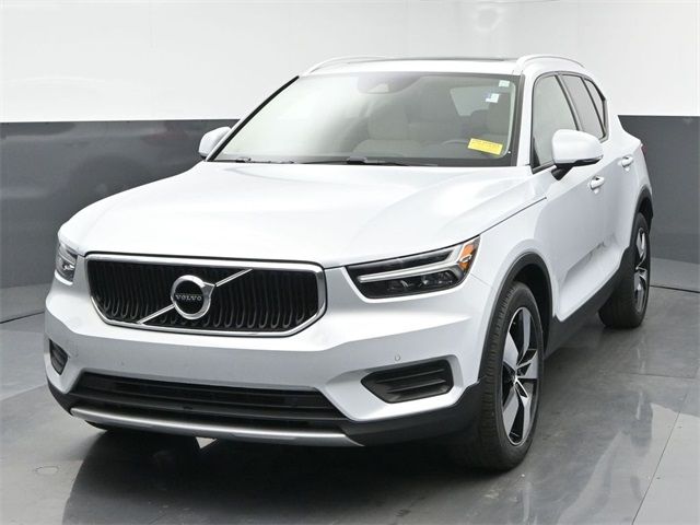 2020 Volvo XC40 Momentum