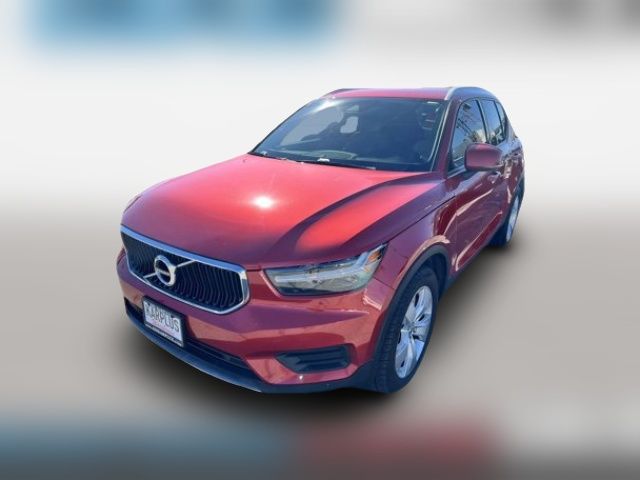 2020 Volvo XC40 Momentum