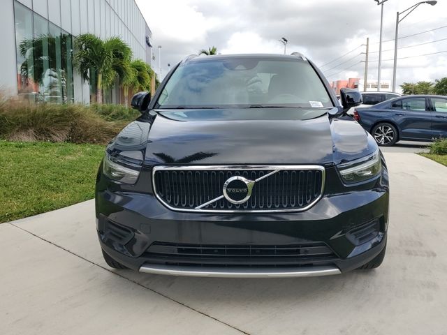 2020 Volvo XC40 Momentum