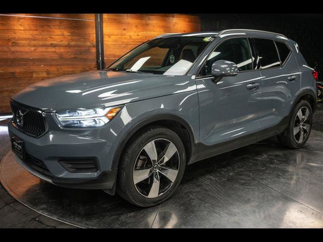 2020 Volvo XC40 Momentum