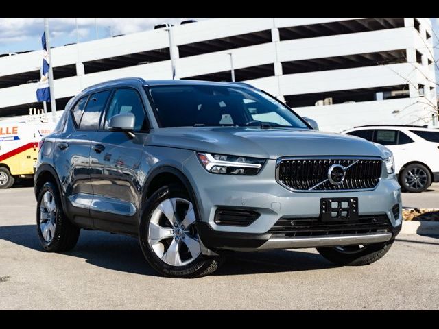 2020 Volvo XC40 Momentum