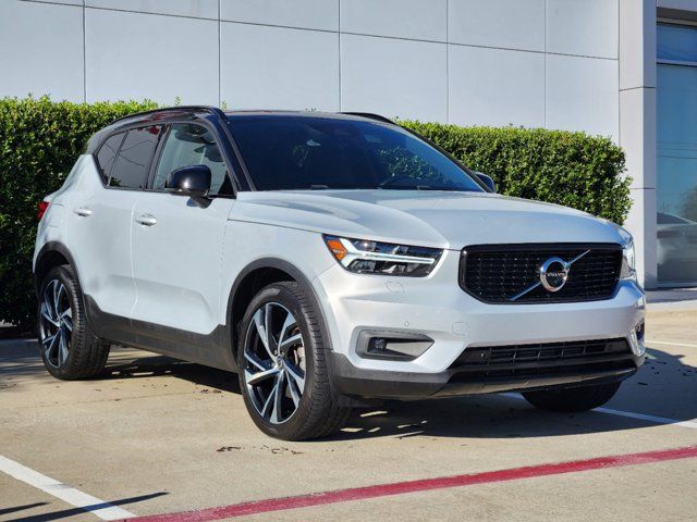 2020 Volvo XC40 R-Design