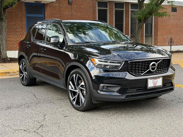 2020 Volvo XC40 R-Design