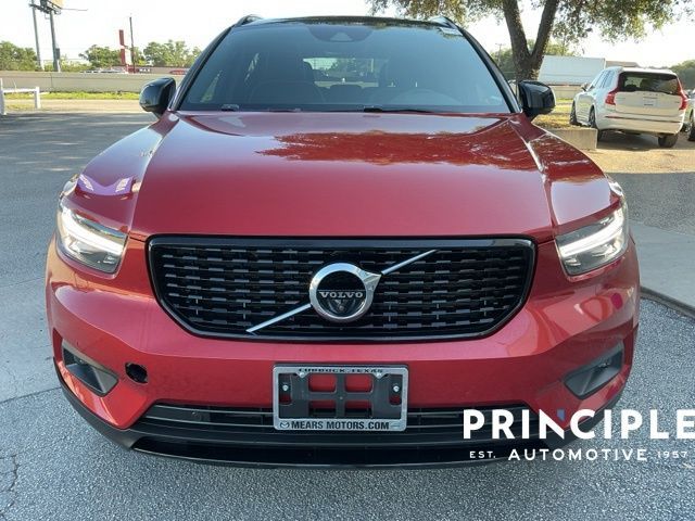2020 Volvo XC40 R-Design