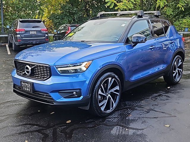 2020 Volvo XC40 R-Design