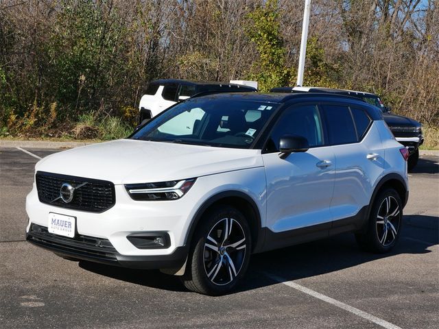 2020 Volvo XC40 R-Design