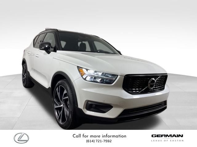 2020 Volvo XC40 R-Design