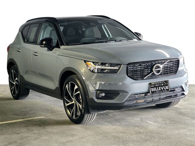 2020 Volvo XC40 R-Design