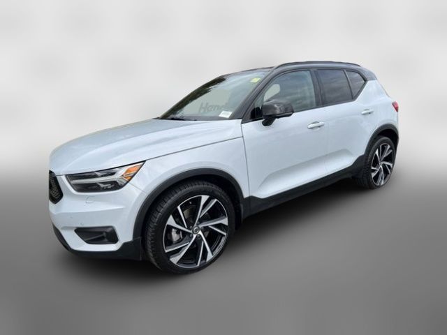 2020 Volvo XC40 R-Design