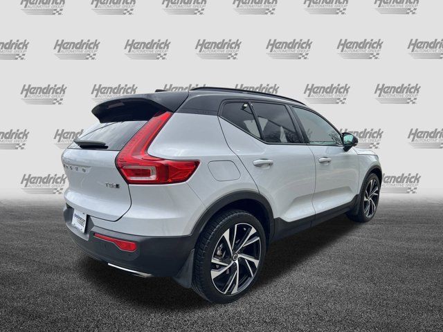 2020 Volvo XC40 R-Design