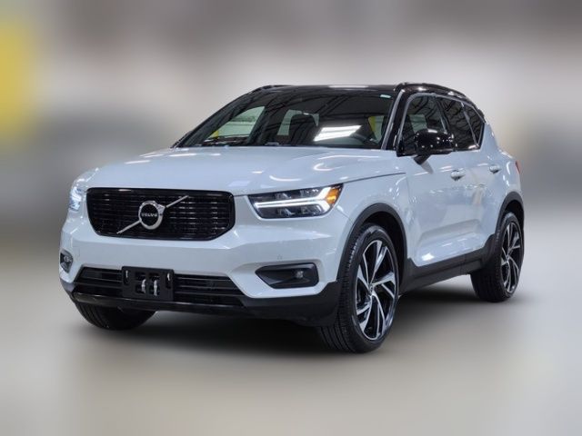 2020 Volvo XC40 R-Design