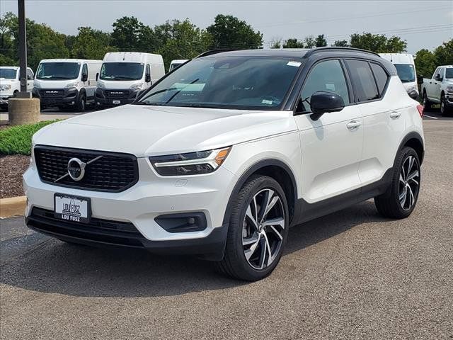 2020 Volvo XC40 R-Design