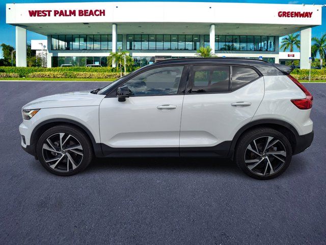 2020 Volvo XC40 R-Design