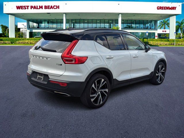 2020 Volvo XC40 R-Design