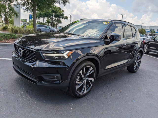 2020 Volvo XC40 R-Design