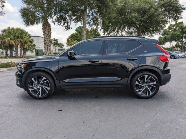 2020 Volvo XC40 R-Design