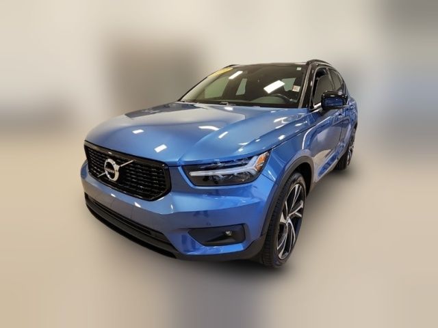 2020 Volvo XC40 R-Design