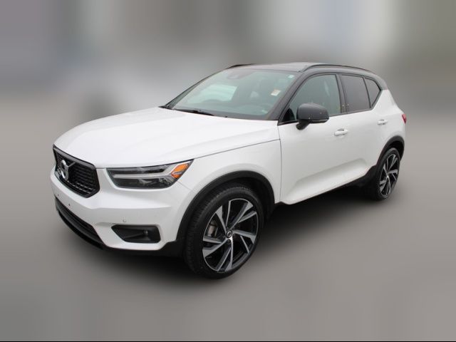 2020 Volvo XC40 R-Design