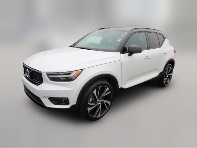 2020 Volvo XC40 R-Design