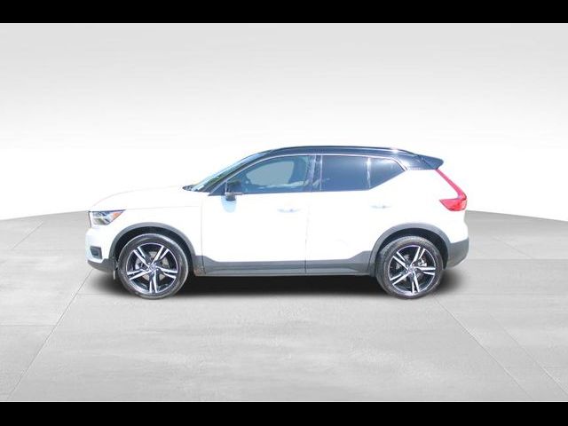 2020 Volvo XC40 R-Design