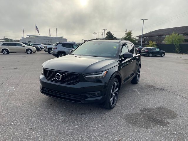 2020 Volvo XC40 R-Design