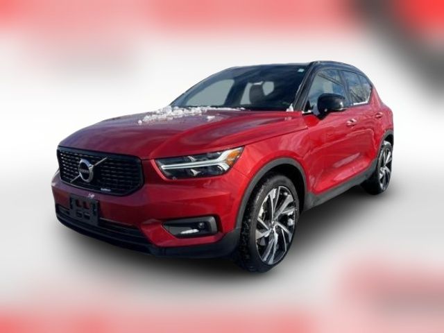 2020 Volvo XC40 R-Design