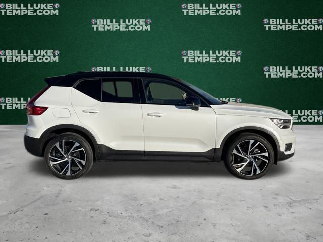 2020 Volvo XC40 R-Design