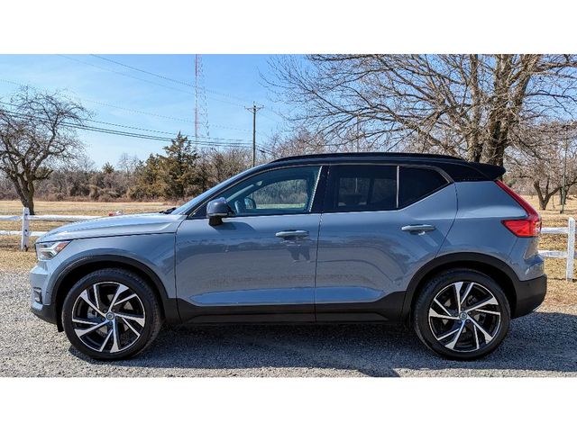 2020 Volvo XC40 R-Design