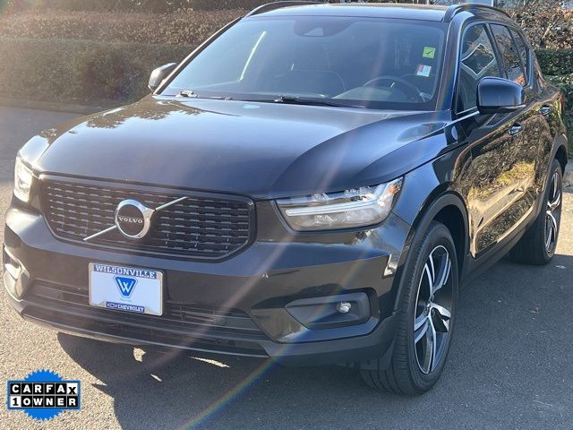 2020 Volvo XC40 R-Design