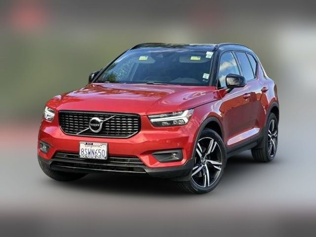 2020 Volvo XC40 R-Design