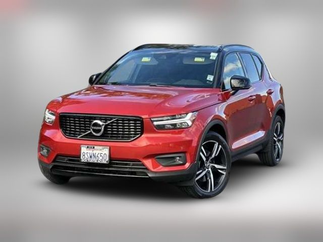 2020 Volvo XC40 R-Design