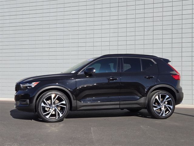 2020 Volvo XC40 R-Design