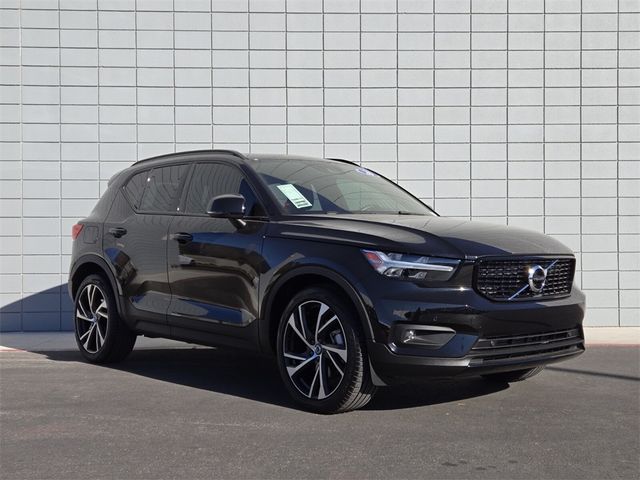 2020 Volvo XC40 R-Design