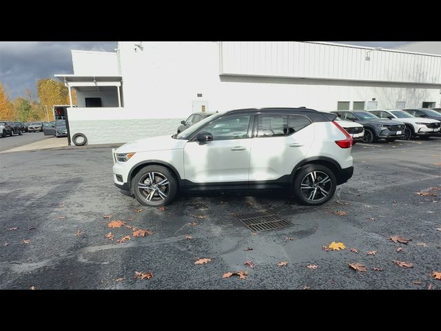 2020 Volvo XC40 R-Design