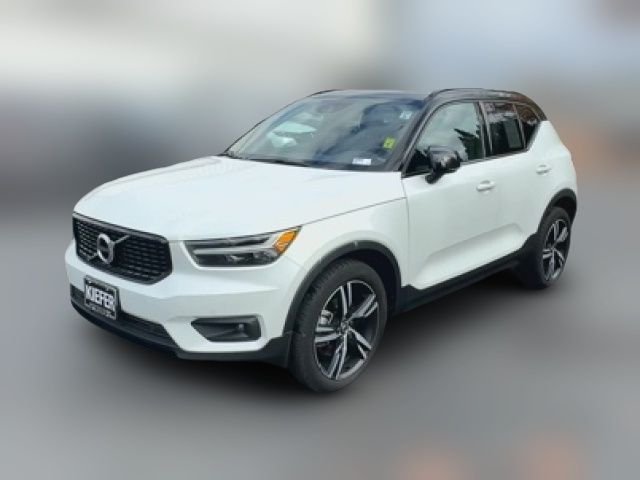 2020 Volvo XC40 R-Design