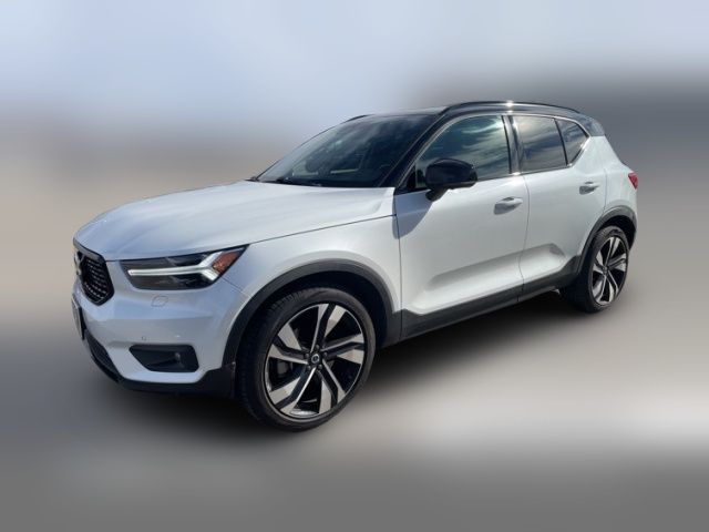 2020 Volvo XC40 R-Design