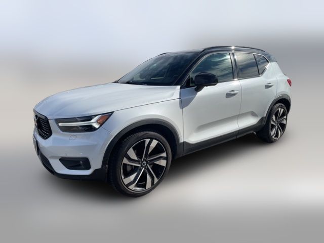 2020 Volvo XC40 R-Design