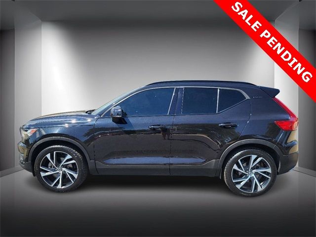 2020 Volvo XC40 R-Design