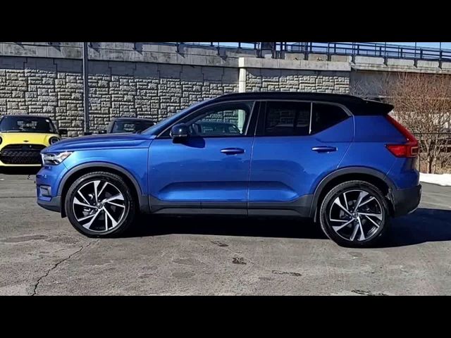 2020 Volvo XC40 R-Design