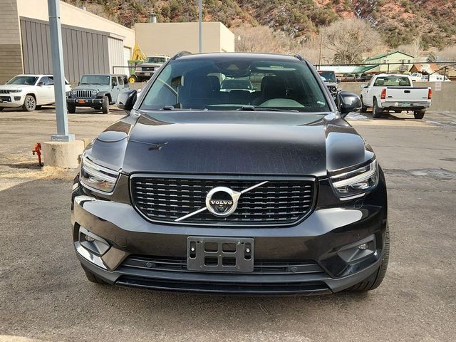 2020 Volvo XC40 R-Design