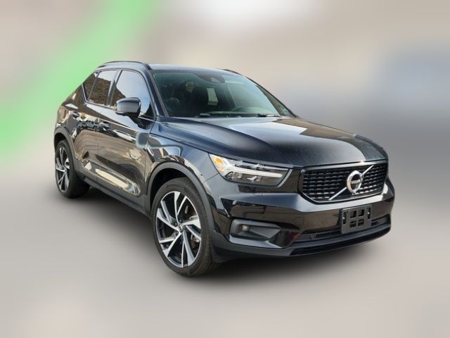 2020 Volvo XC40 R-Design