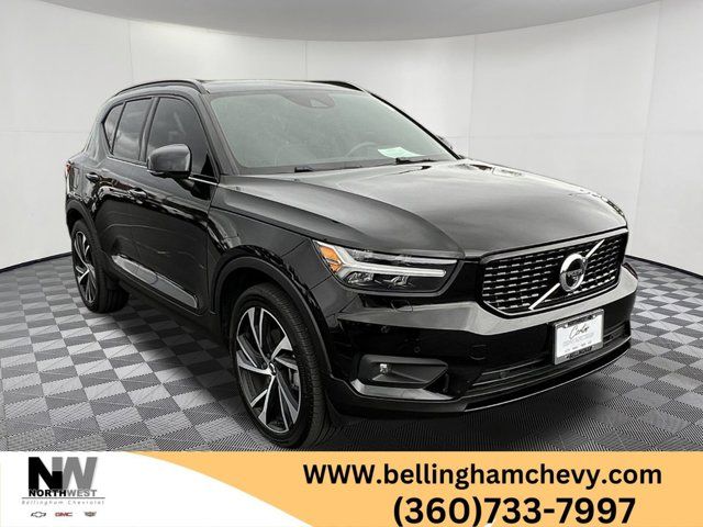 2020 Volvo XC40 R-Design