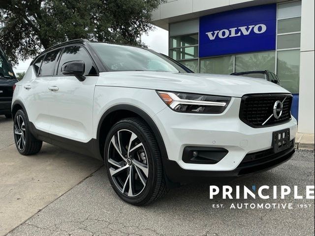 2020 Volvo XC40 R-Design