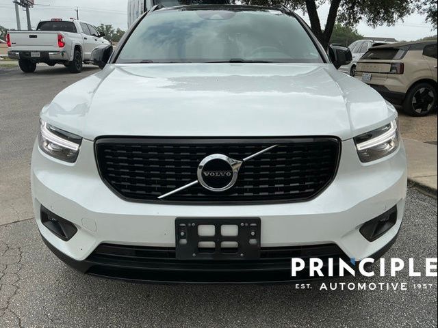 2020 Volvo XC40 R-Design